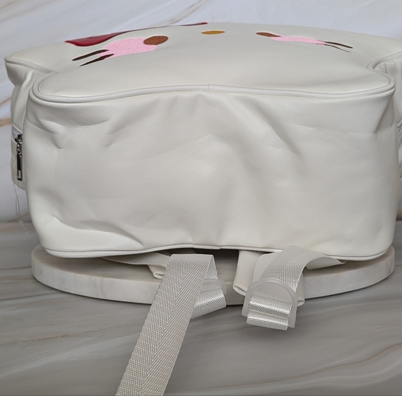 NWOT Hello Kitty Star Shaped Backpack - Picture 7 of 8